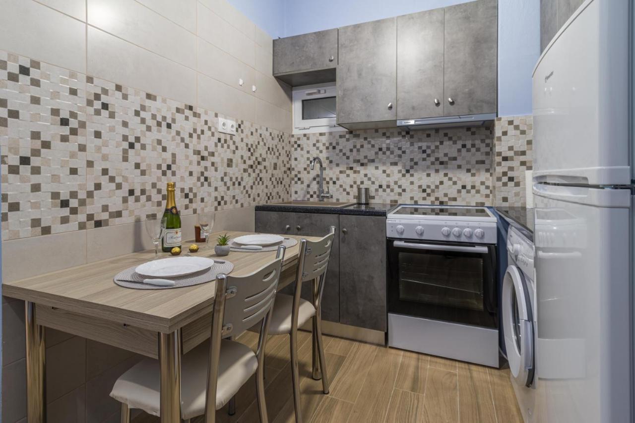 Couples Retreat, Fully Equipped Studio/ Loutraki Beach Apartment Exterior photo